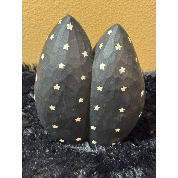 Hand-Carved Wooden Santa Figurines With Starry Black Cloaks & Long White Beards - Picture 7 of 9